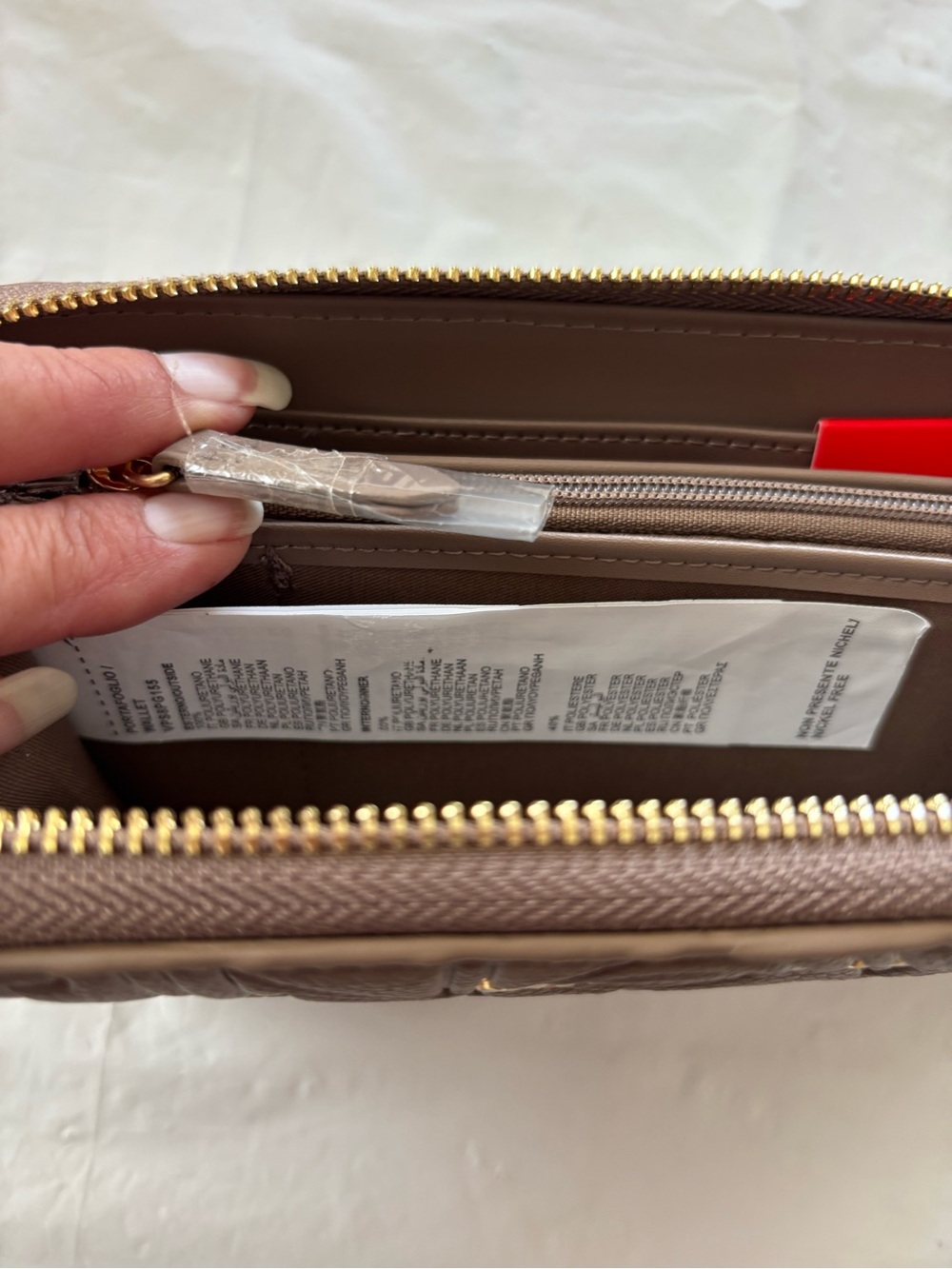 NWT Valentino Blackish Brown Portafoglo Pansy Leather Embossed Logo Zip Wallet - Picture 8 of 13